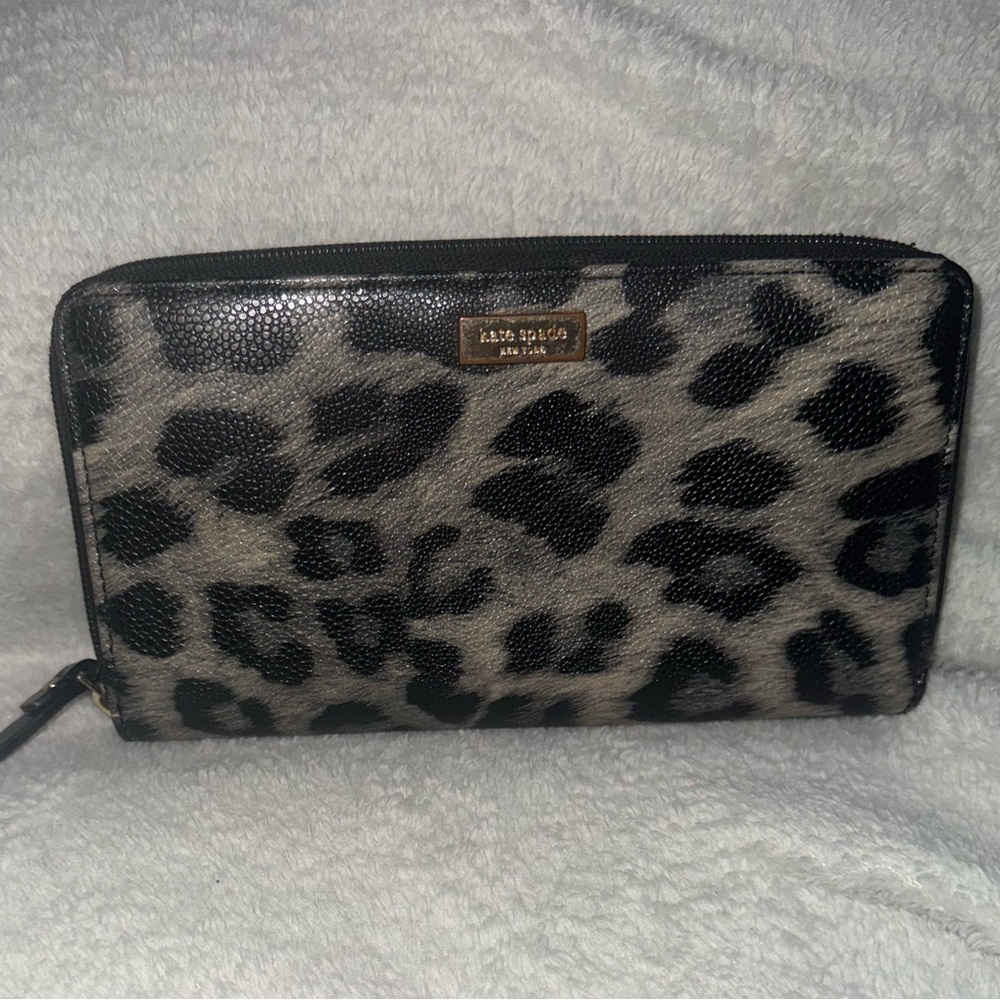 Kate Spade Zip-Around Continental Wallet Grey Black Leopard Print